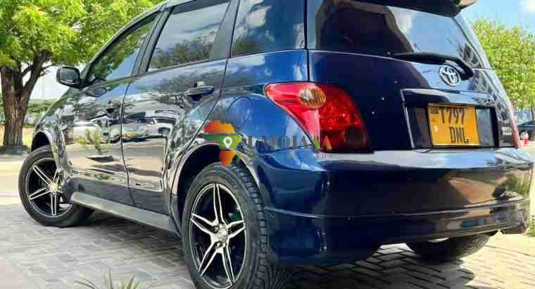 Toyota IST for sale in Dar es salaam