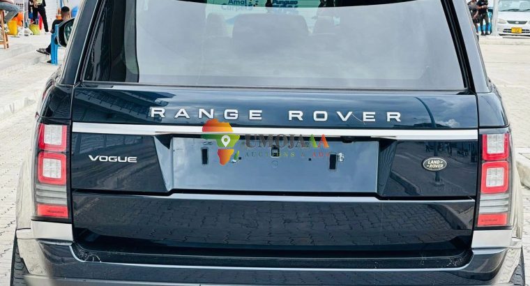 2015 Range rover Vogue for sale in Dar es salaam