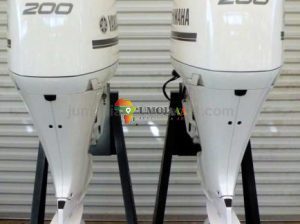 Moteur hors-bord 4 temps Yamaha 200HP légèrement usagé