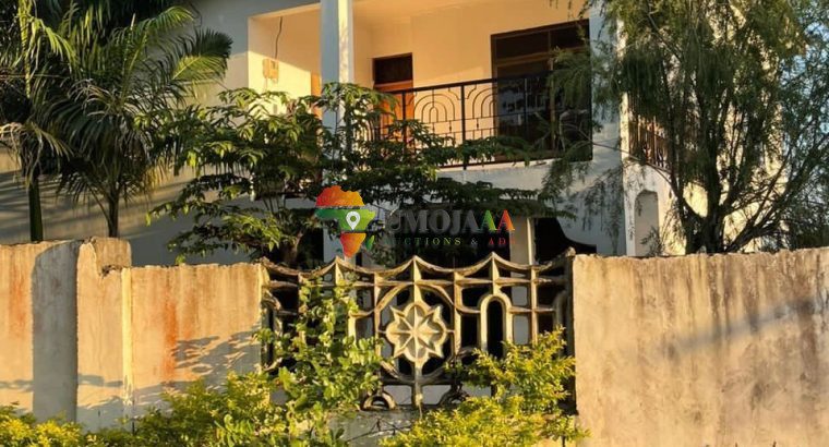 Grande maison à vendre à Kibamba Shule, Dar es Salaam