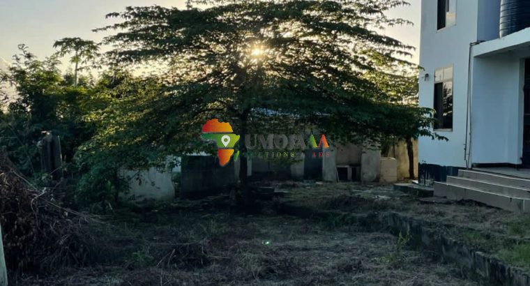 Grande maison à vendre à Kibamba Shule, Dar es Salaam