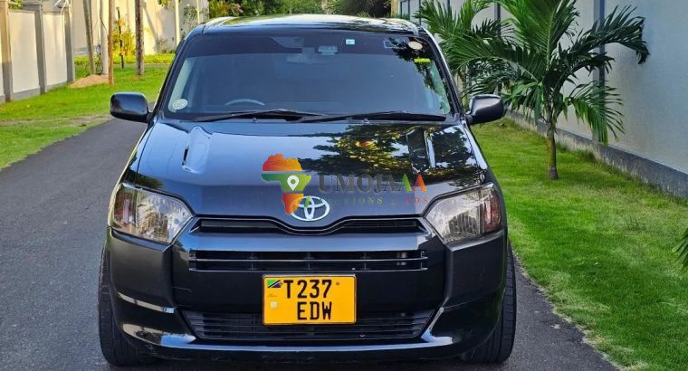 2017 Toyota Succeed Sport inauzwa Dar es salaam