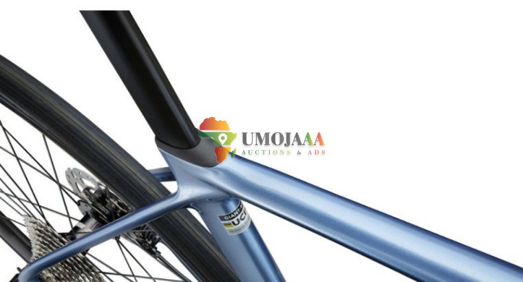 2025 Giant TCR Advanced 0 Di2 Road Bike (CENTRACYCLES)