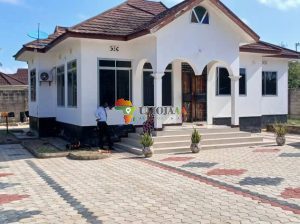 PUBLIC AUCTION: HOUSE FOR SALE MBEZI AFRICANA