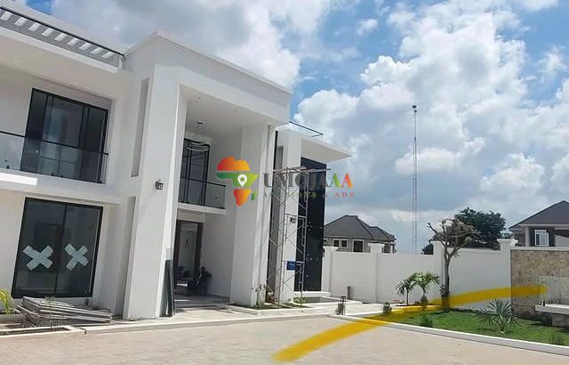 New 4-Bedroom House for Sale – Goba Half London