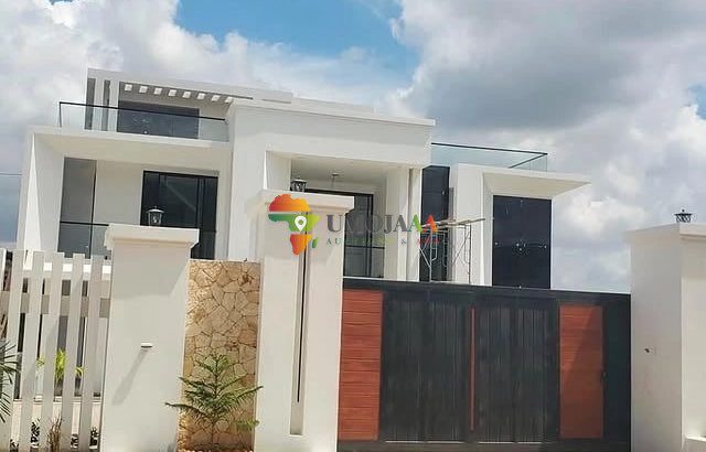 New 4-Bedroom House for Sale – Goba Half London
