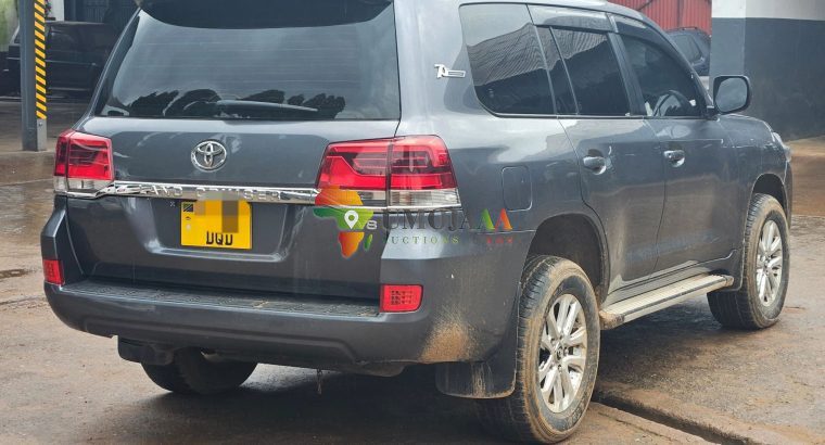 TOYOTA LANDCRUISER V8 |DQD FOR SALE IN DAR ES SALAAM