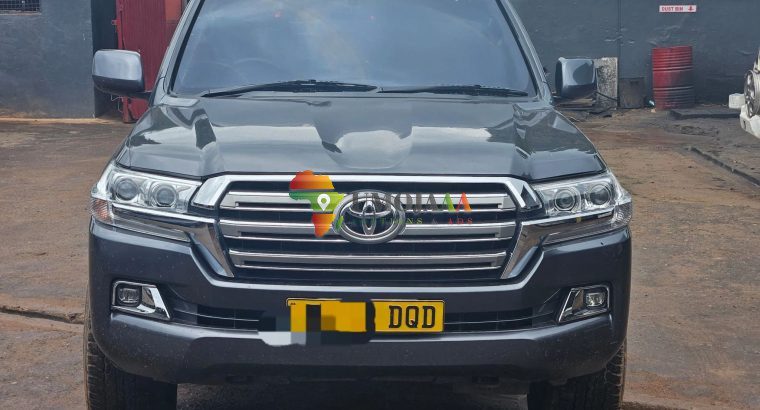 TOYOTA LANDCRUISER V8 |DQD FOR SALE IN DAR ES SALAAM