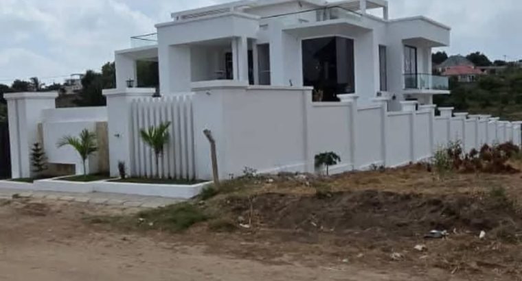 4 BHK NEW MANSION FOR SALE AT GOBA PRIME AREA