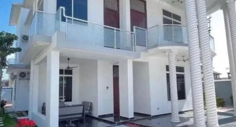 NYUMBA YA 4 BHK INAUZWA MBWENI JKT