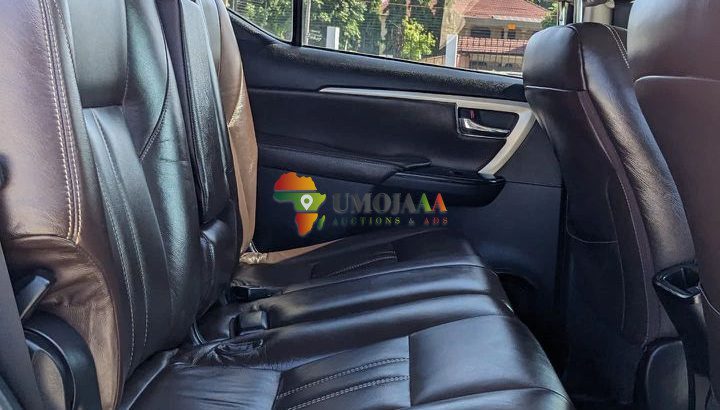 TOYOTA FORTUNER 2018 À VENDRE À DAR ES SALAAM