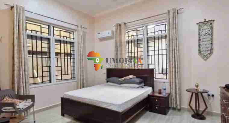 Nyumba 2 katika compound kimoja zinauzwa Mikocheni, Dar es salaam