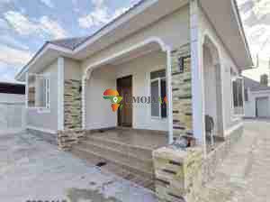 Nyumba 2 katika compound kimoja zinauzwa Mikocheni, Dar es salaam