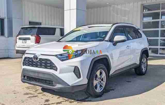 Selling My 2023 Toyota Rav 4 XLE AWD