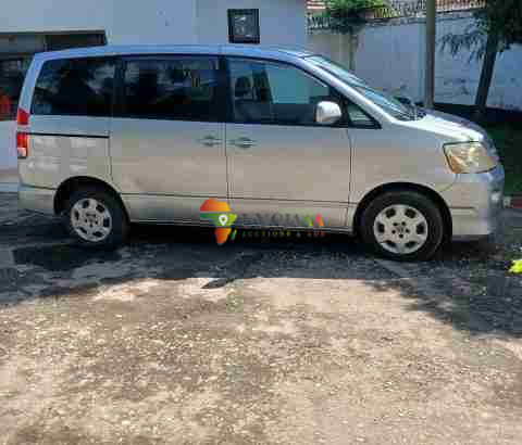 Toyota Noah for Sale in Dar es salaam