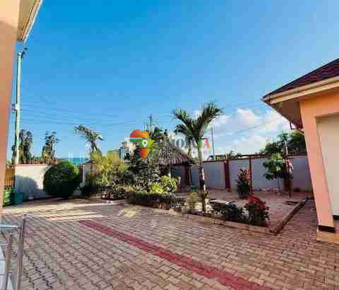 HOUSE FOR SALE – MBEZI BEACH KWA ZENA, DAR ES SALAAM